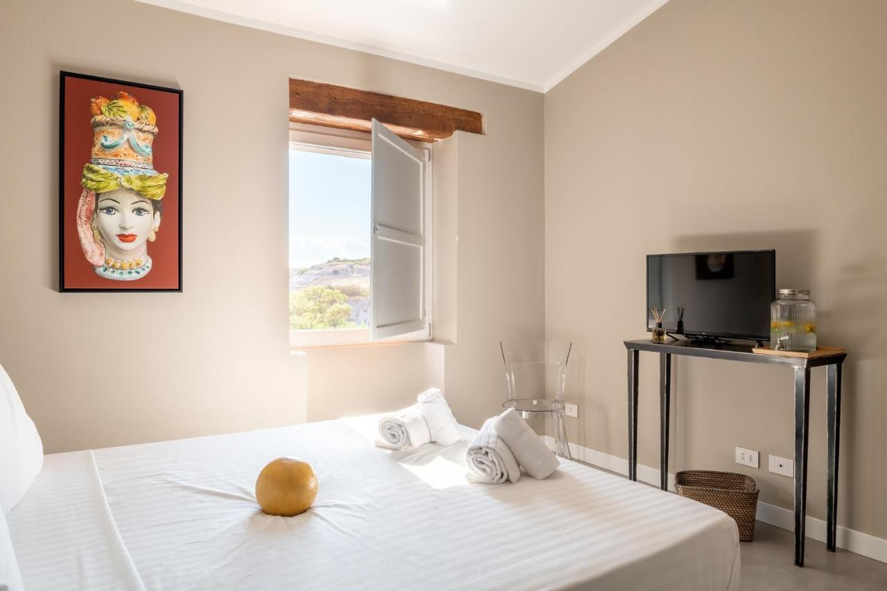 Momento-Teatro Greco Hotel Syracuse Exterior photo